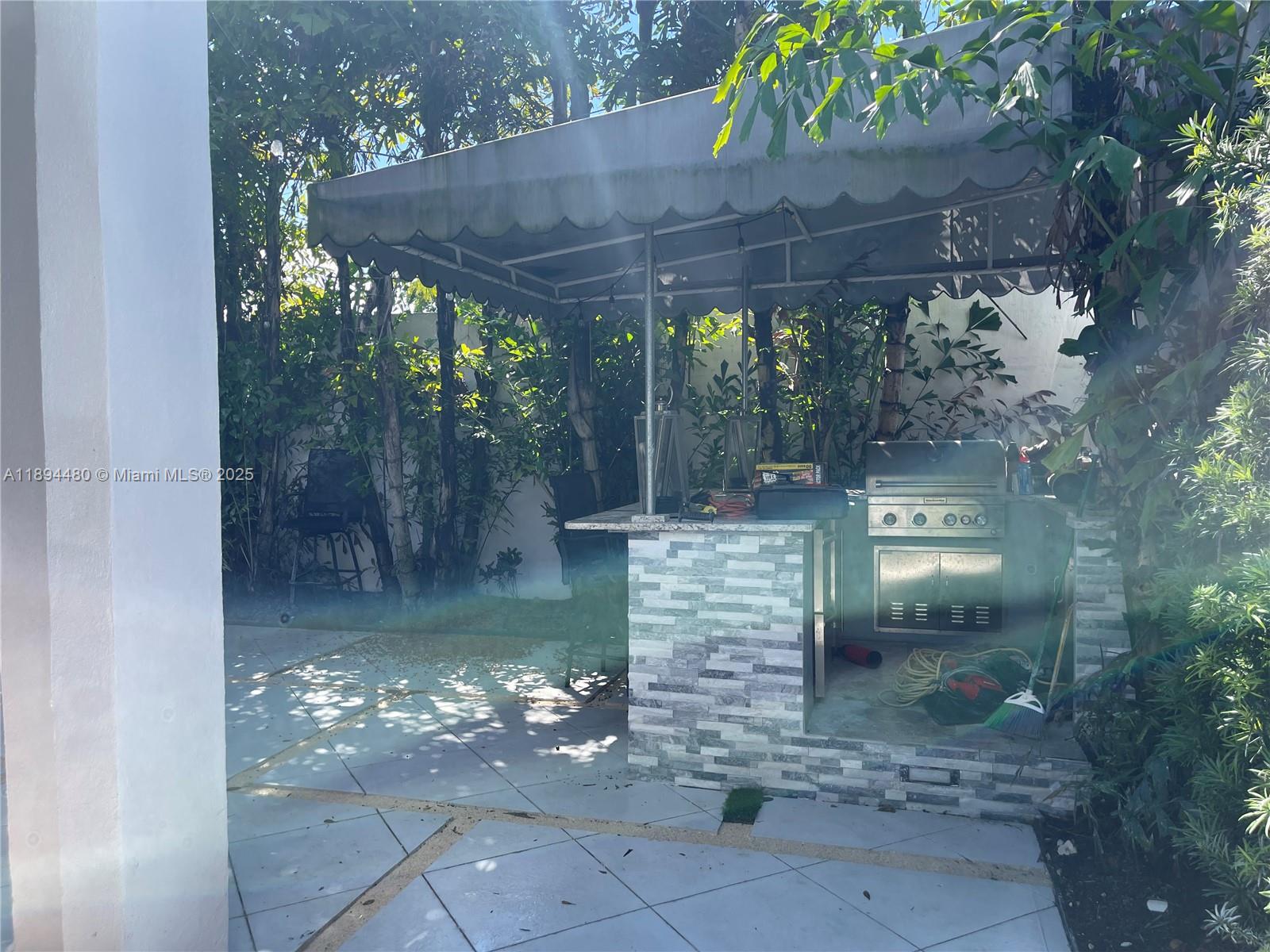 COLEE HAMMOCK - Residential Lease