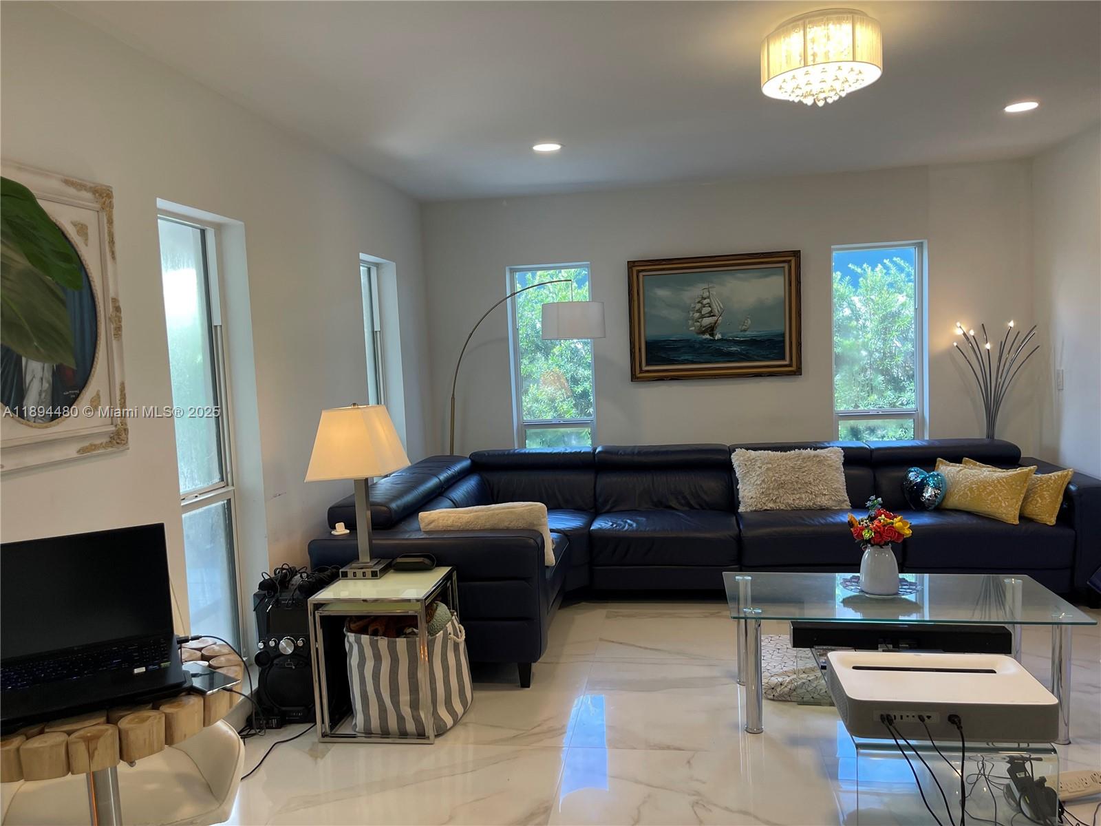 COLEE HAMMOCK - Residential Lease