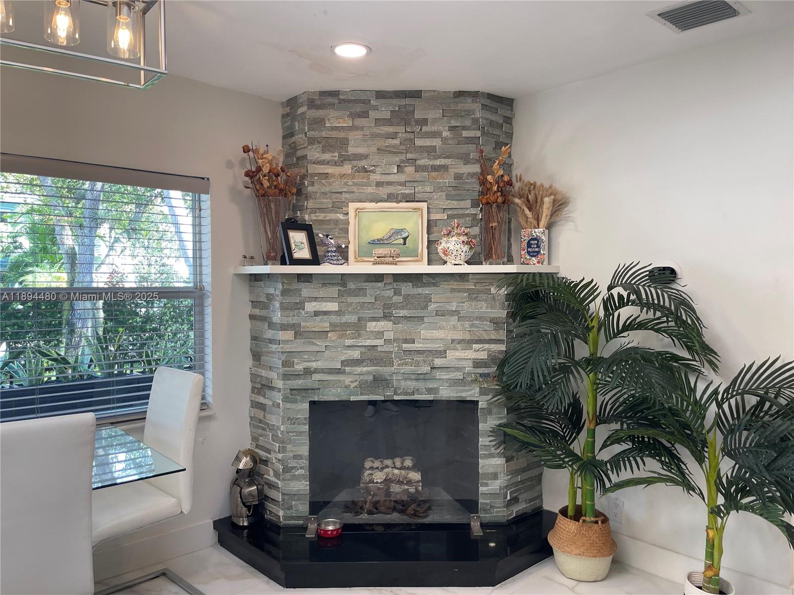 COLEE HAMMOCK - Residential Lease