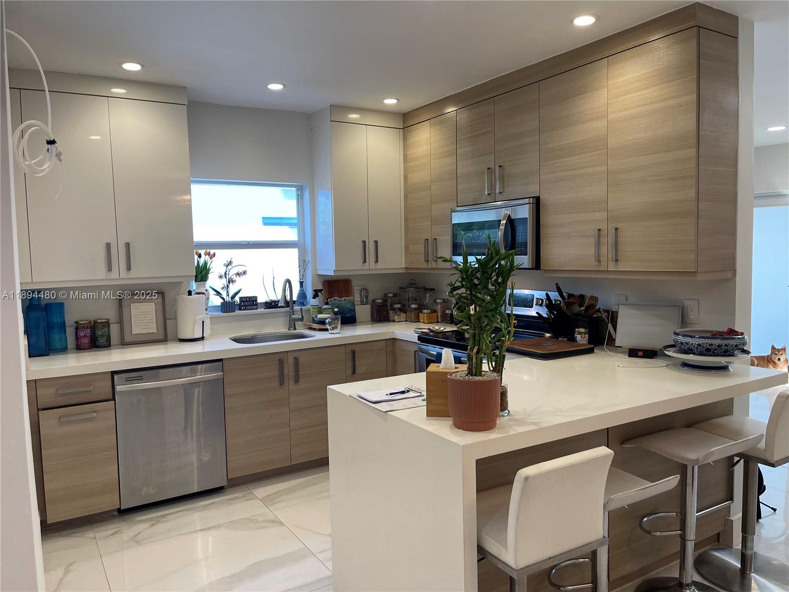 COLEE HAMMOCK - Residential Lease