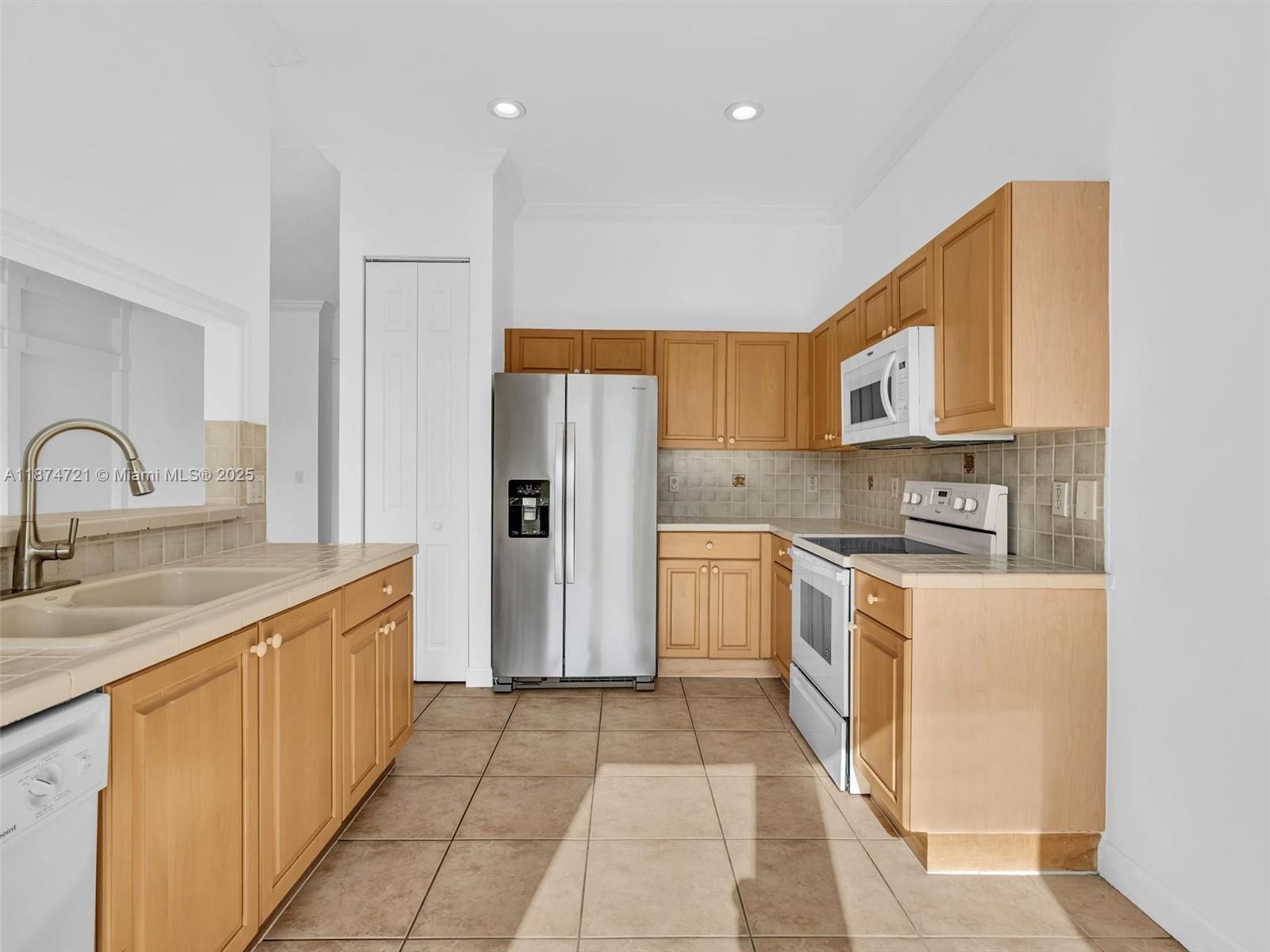 POD 13 AT MONARCH LAKES - Residential