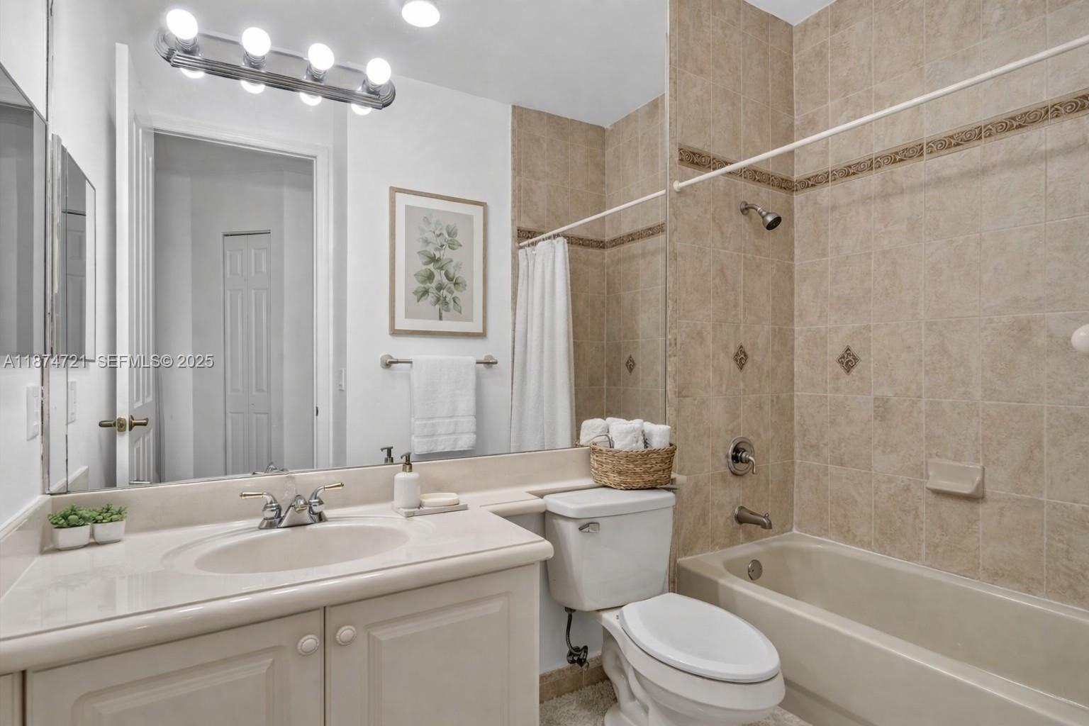 POD 13 AT MONARCH LAKES - Residential