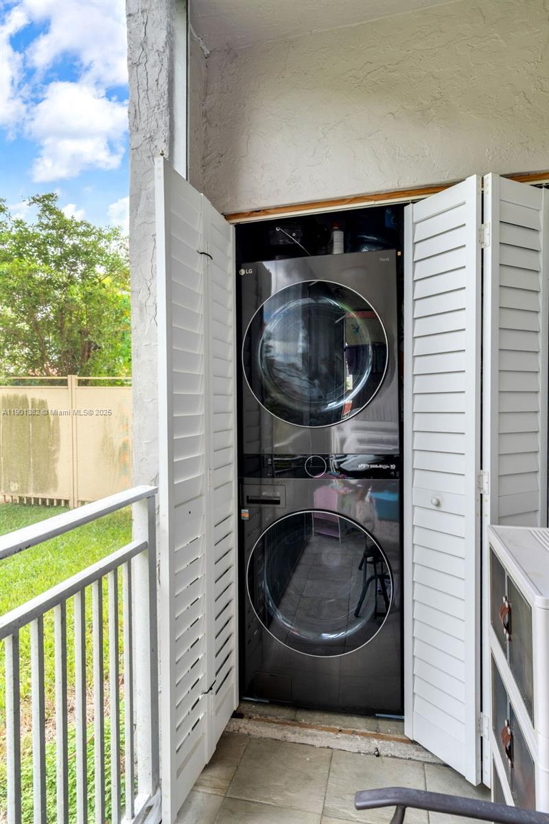 VISIONS AT FOUNTAINBLEAU - Residential