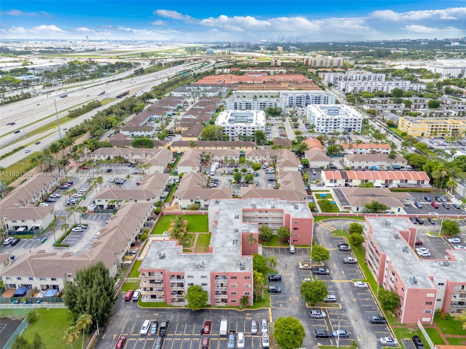VISIONS AT FOUNTAINBLEAU - Residential