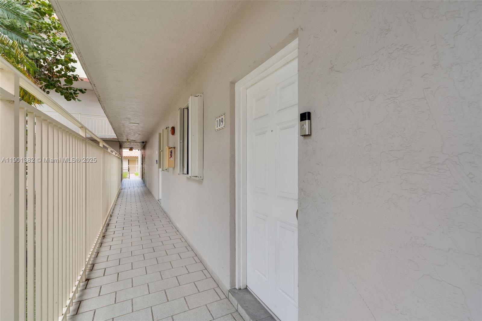 VISIONS AT FOUNTAINBLEAU - Residential
