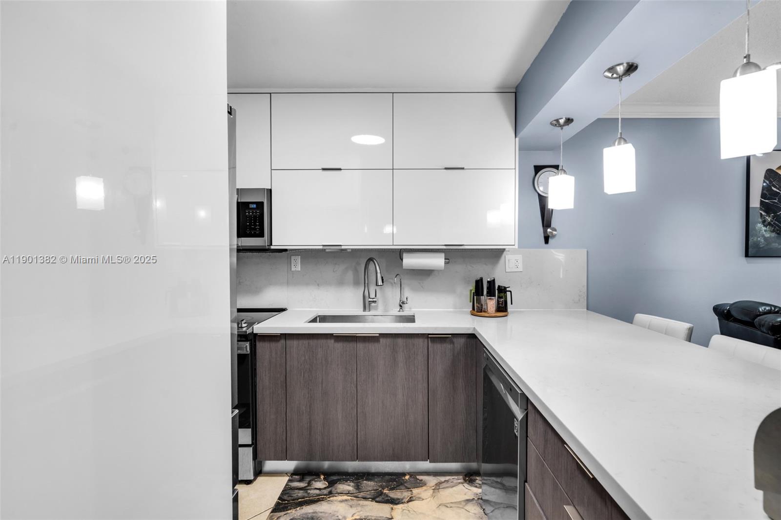VISIONS AT FOUNTAINBLEAU - Residential