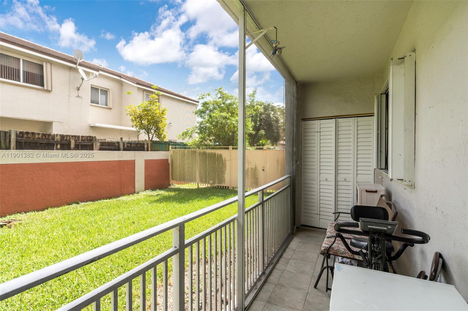 VISIONS AT FOUNTAINBLEAU - Residential
