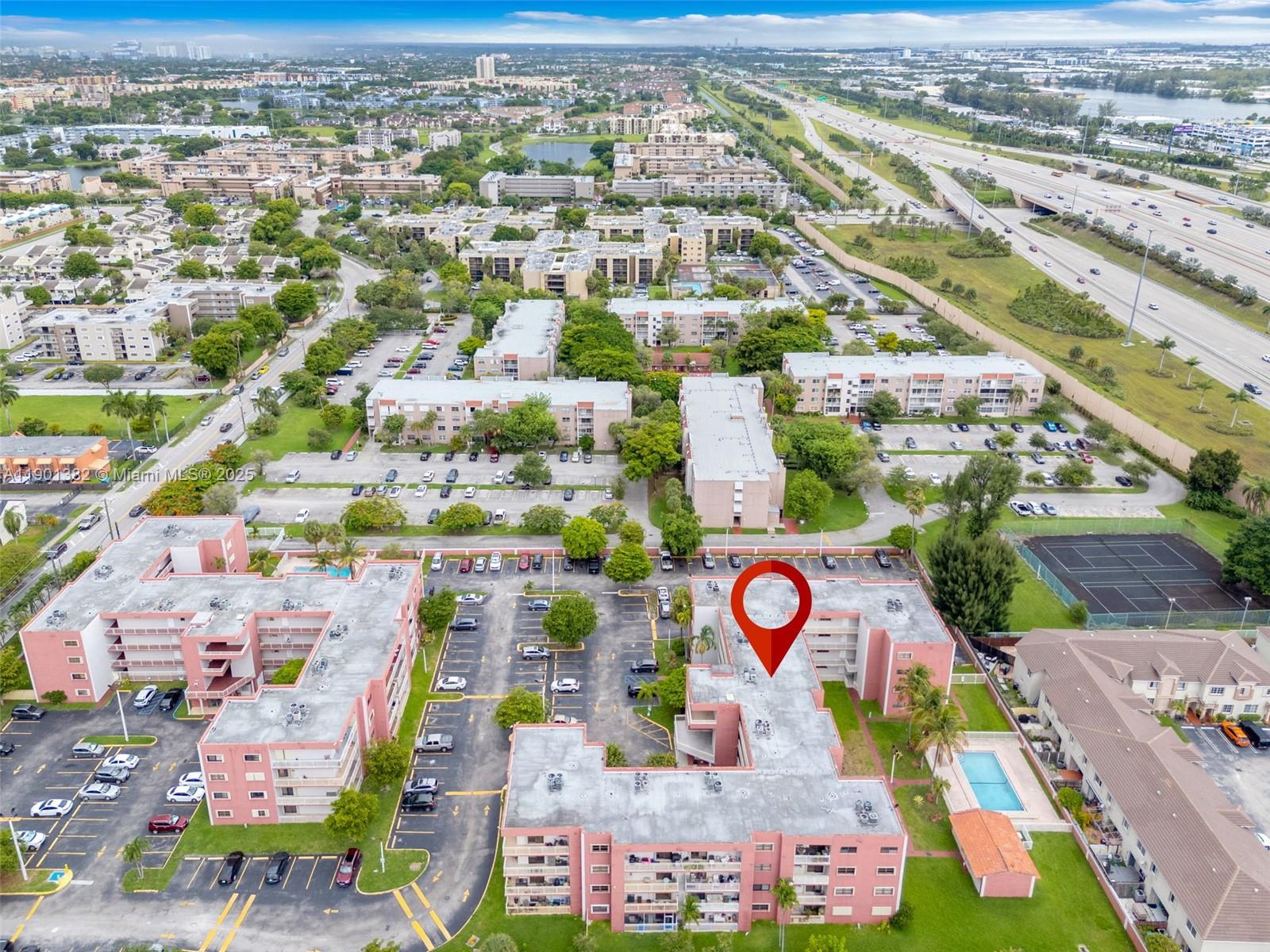 VISIONS AT FOUNTAINBLEAU - Residential