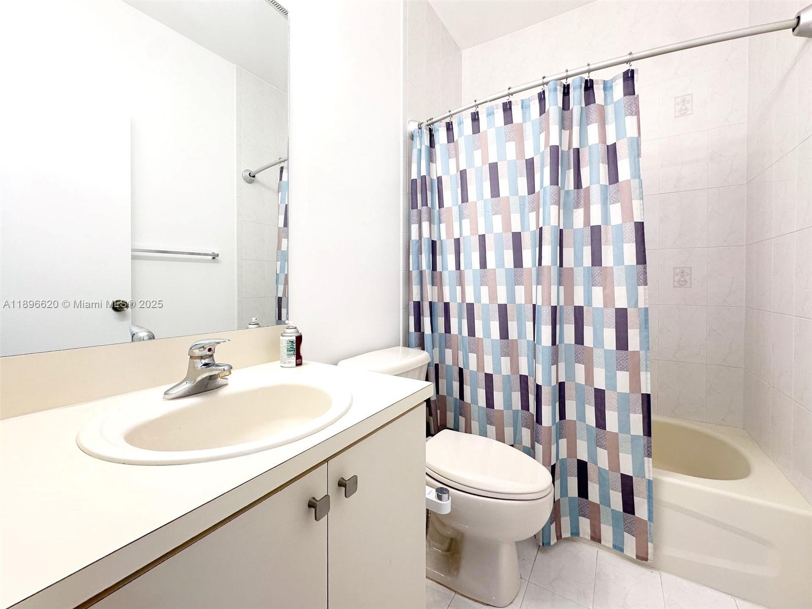 EGRET LAKES ESTATES SEC 4 - Residential Lease