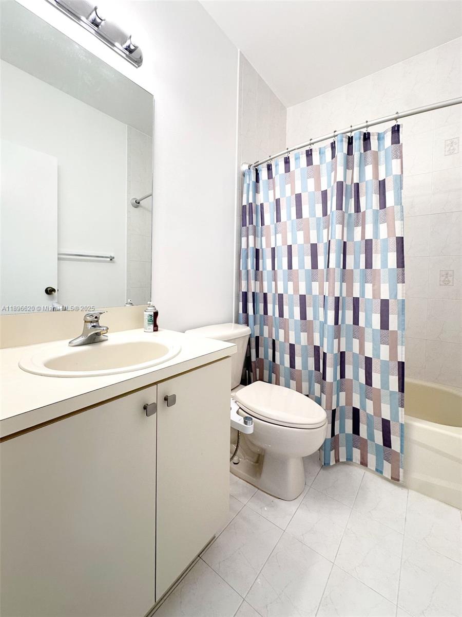 EGRET LAKES ESTATES SEC 4 - Residential Lease