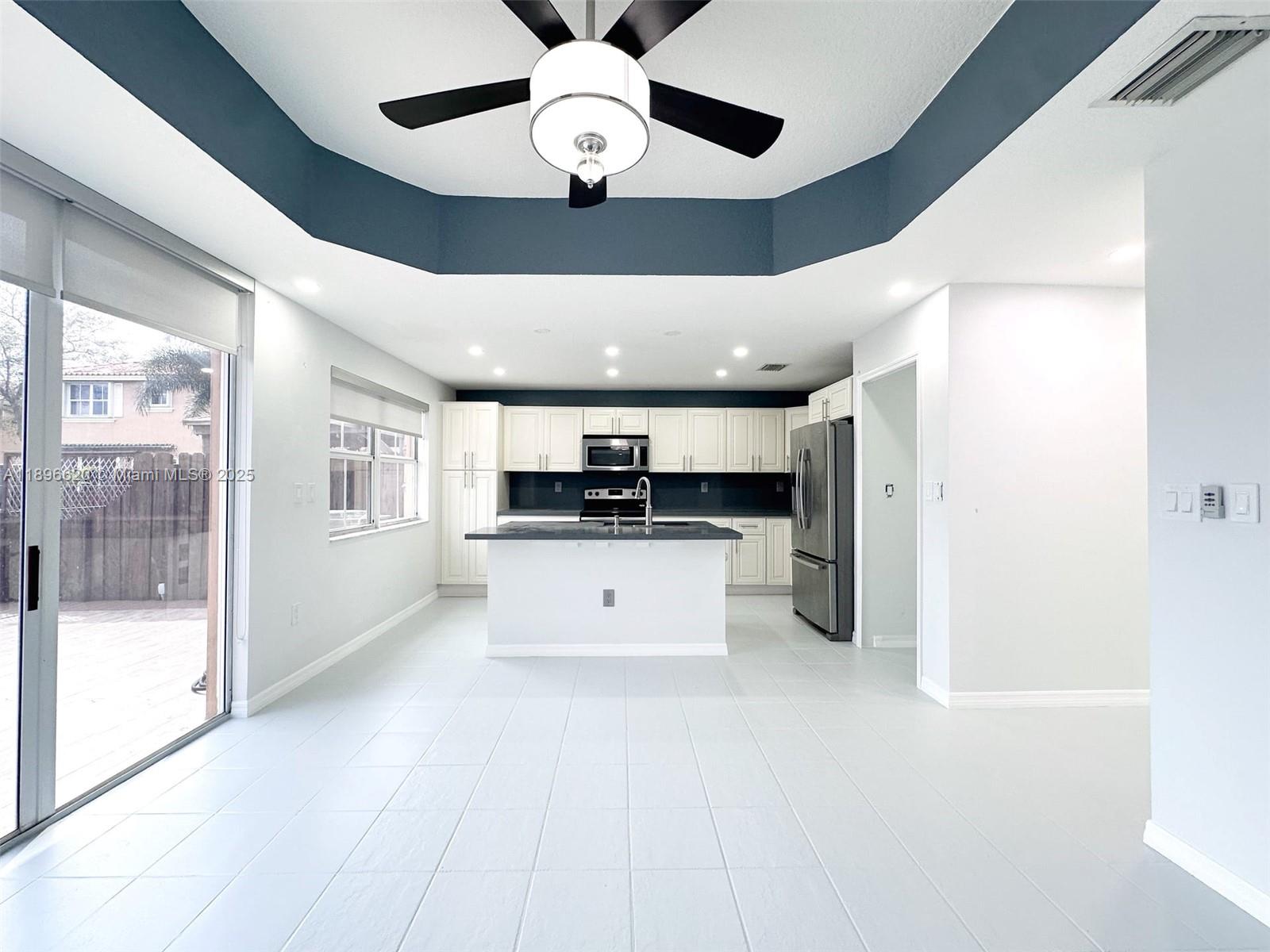 EGRET LAKES ESTATES SEC 4 - Residential Lease