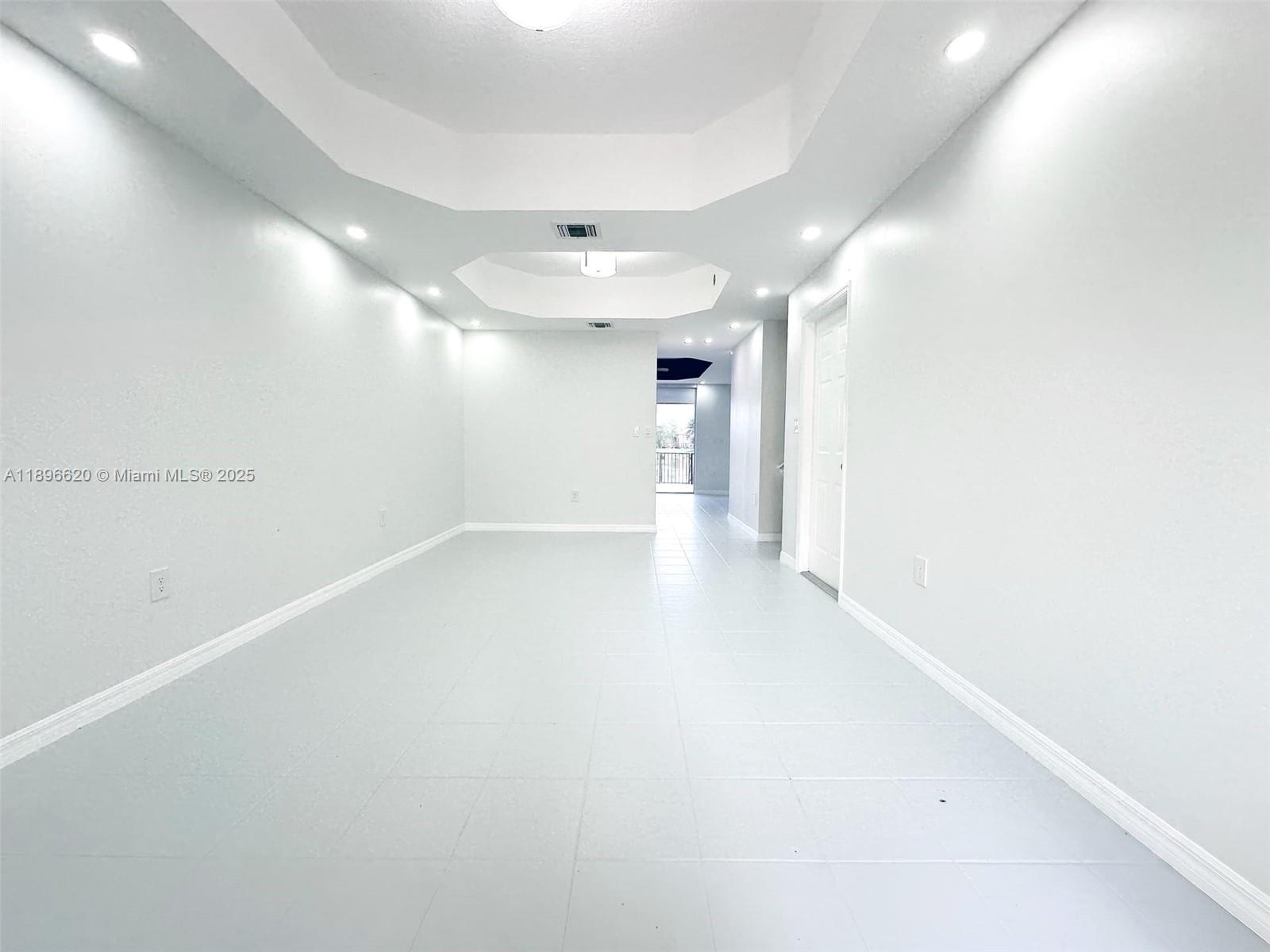 EGRET LAKES ESTATES SEC 4 - Residential Lease