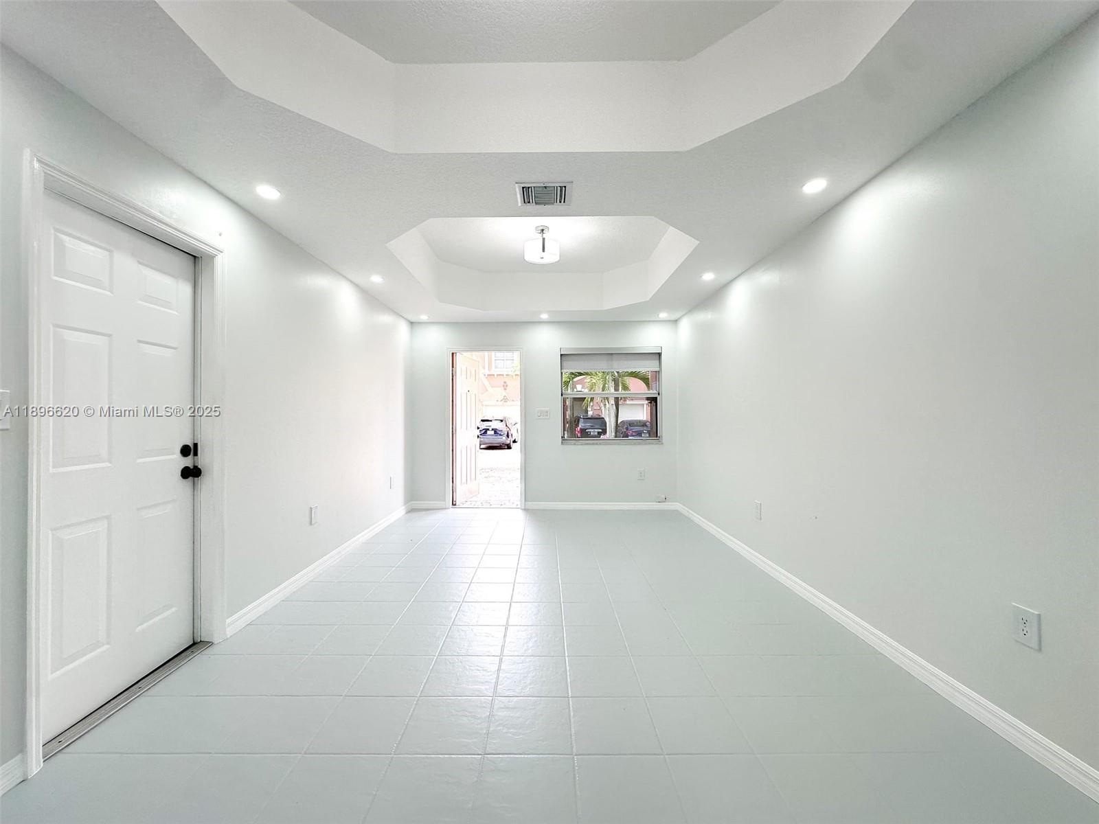 EGRET LAKES ESTATES SEC 4 - Residential Lease