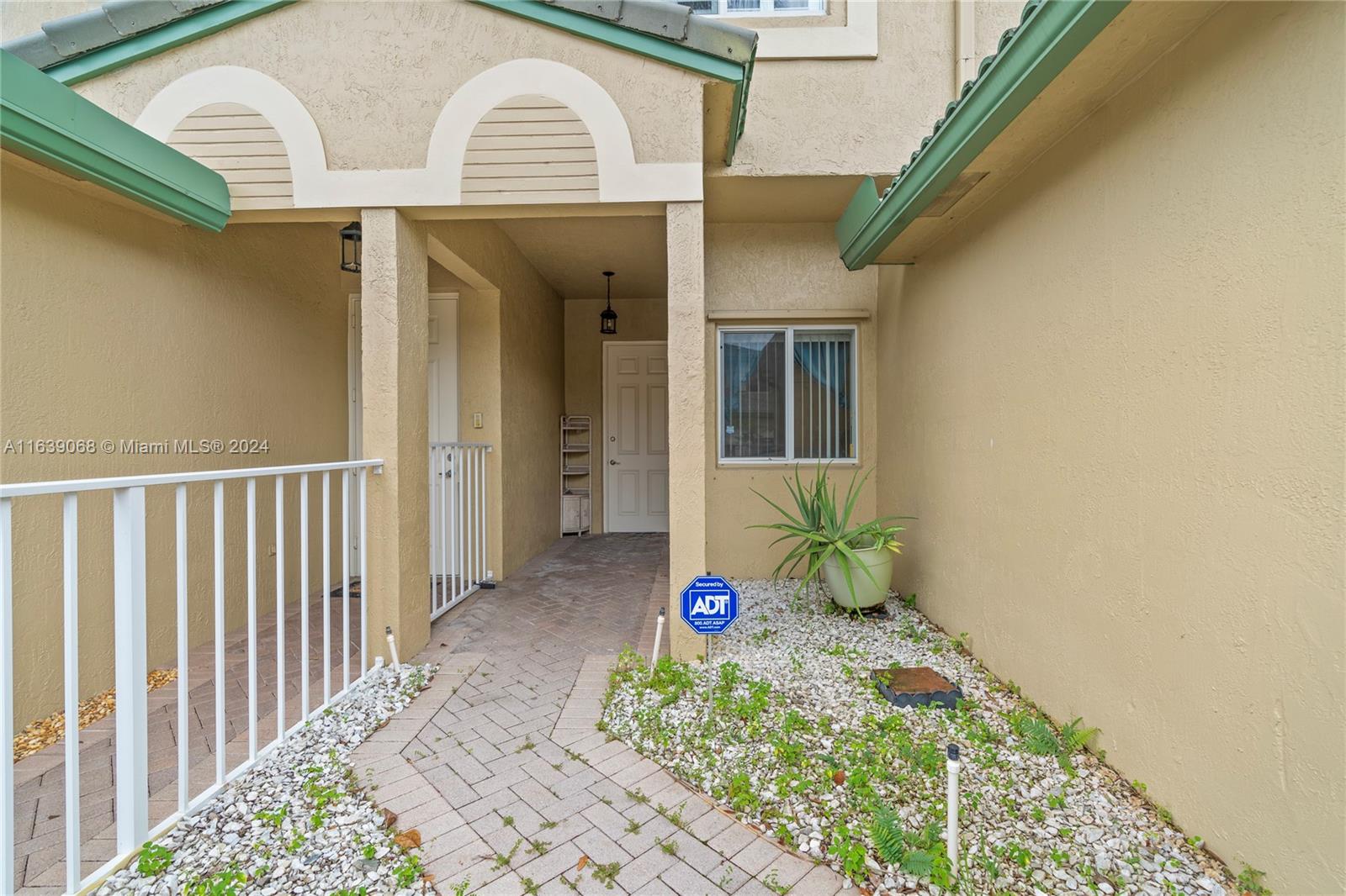 EXETER - Residential