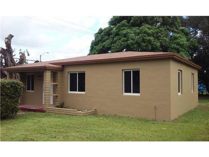 GREAT HOUSE IN PERFECT CONDITION, NEW ROOF NEW IMPACT WINDOWS W/PERMITS. REMODELED, NEW TILE, HUGE BACK YARD CORNER LOT WITH FRUIT TREES. NEW A/C AND NEW APPLIANCES CALL LISTING AGENT FOR MORE INFO.