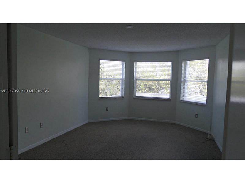 TOWNGATE 156-11 B A POR P - Residential