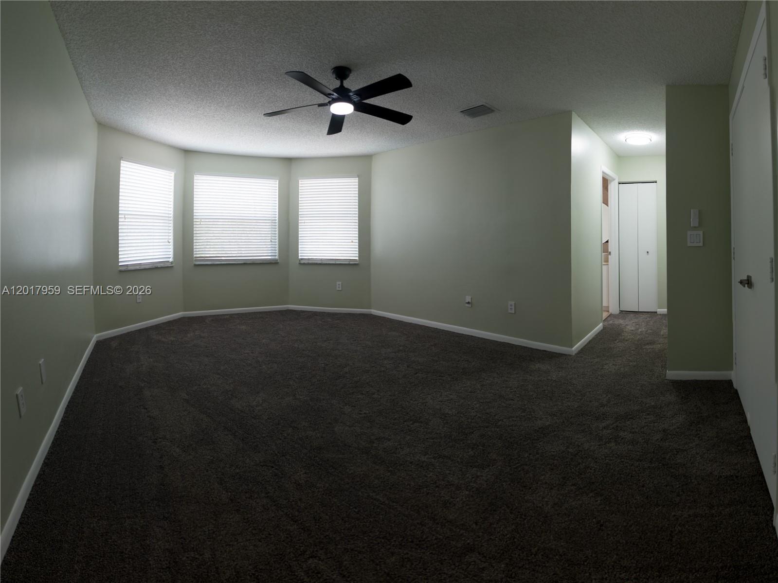 TOWNGATE 156-11 B A POR P - Residential