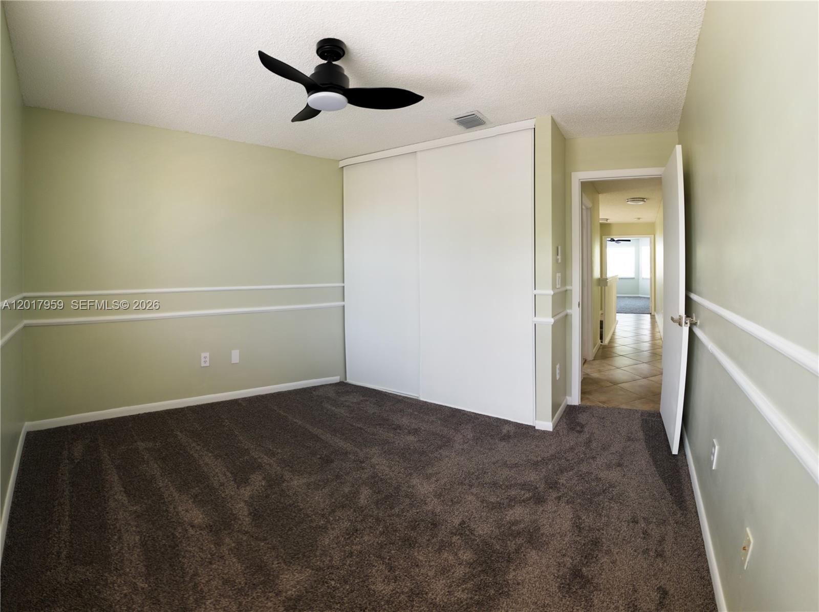 TOWNGATE 156-11 B A POR P - Residential