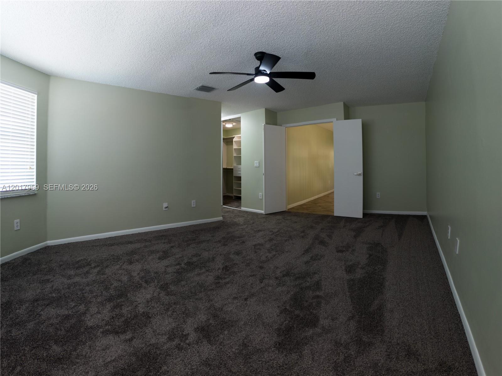 TOWNGATE 156-11 B A POR P - Residential