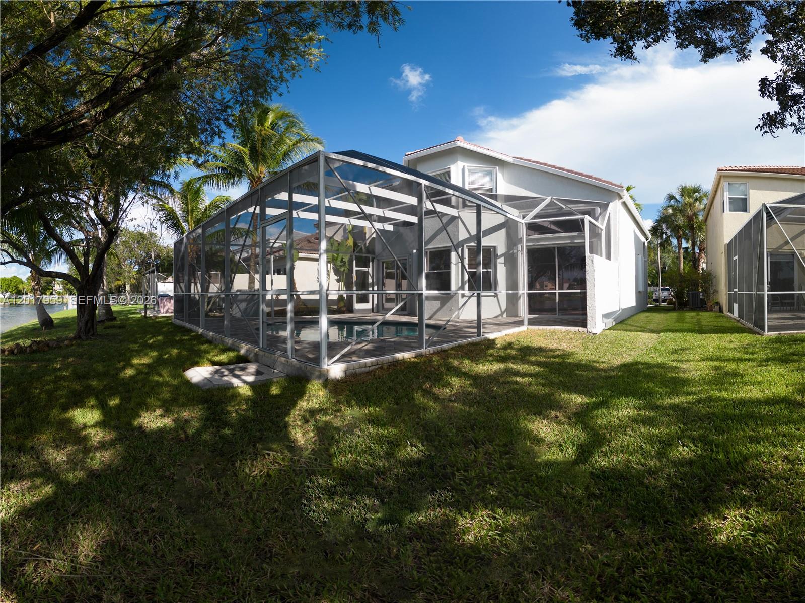 TOWNGATE 156-11 B A POR P - Residential