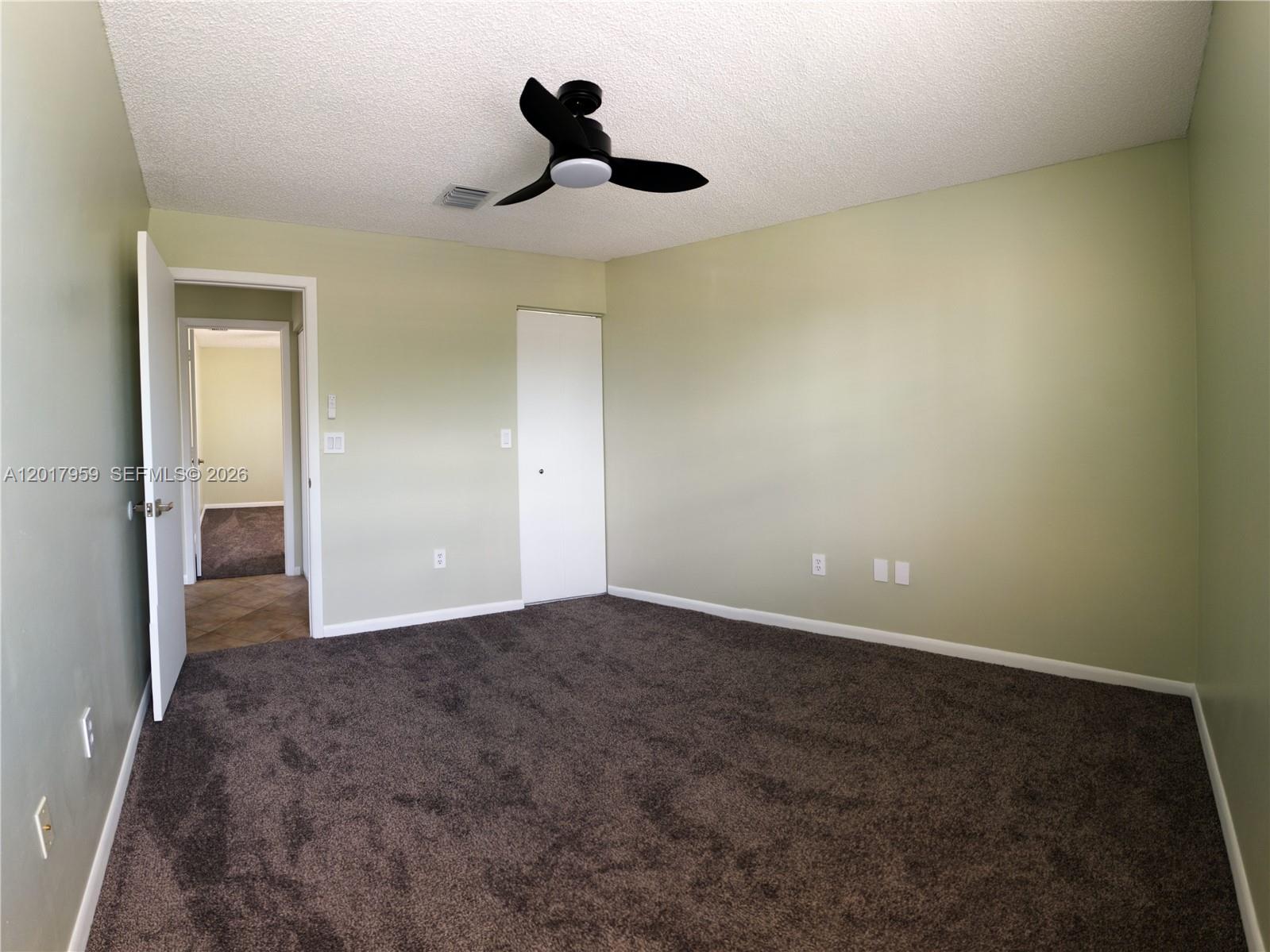 TOWNGATE 156-11 B A POR P - Residential