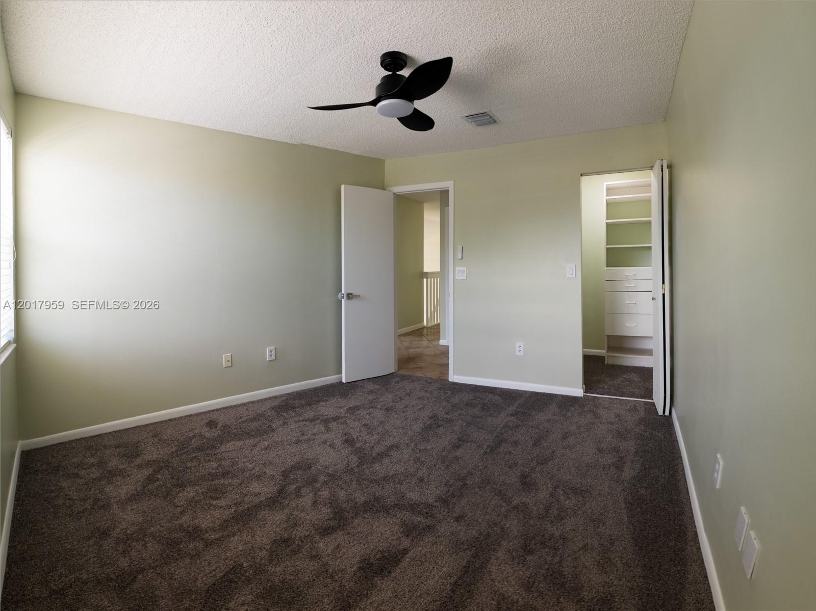 TOWNGATE 156-11 B A POR P - Residential