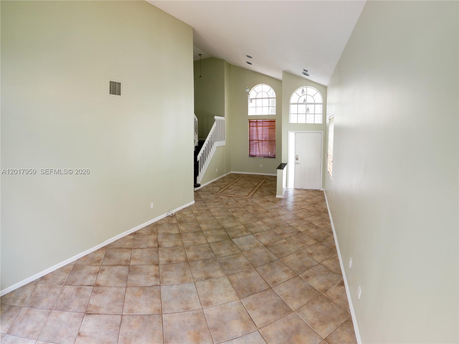 TOWNGATE 156-11 B A POR P - Residential