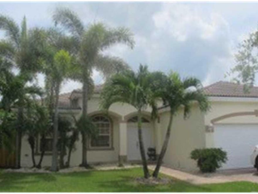 Spectacular POOL HOME at The Shores at Keys Gate.  This home features 3 bedrooms and 2 baths with open kitchen and family room. Recessed lighting, designer colors and much more. Master bath with shower, large tub and double sinks.  Walk-in closets, laundr y room and two car garage. Lushly landscaped back yard with sparkling pool and waterfall.  Covered patio area with built-in bar, outdoor lighting and sprinkler system. Gated and patrolled community offers tennis & racquetball  courts + more. A MUST SEE!