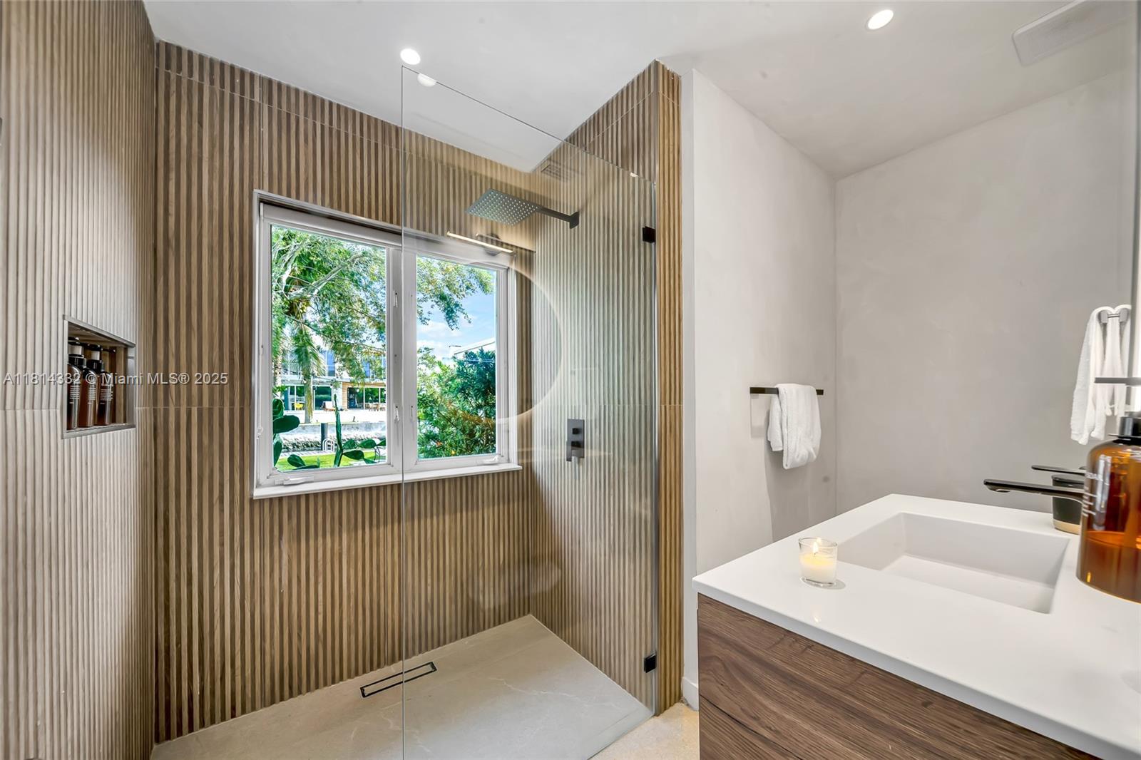 CROISSANT PARK RIVER SEC - Residential