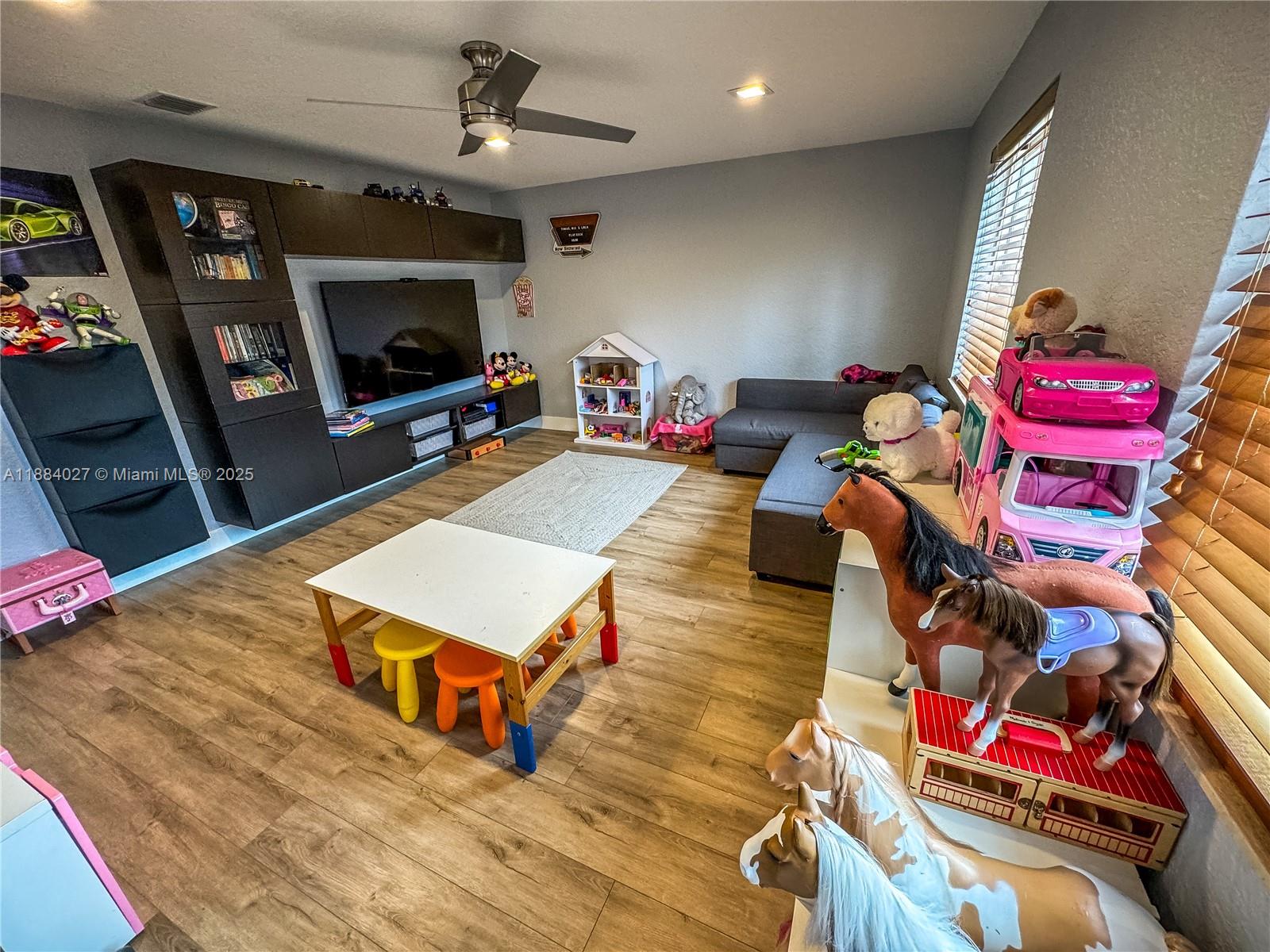 SECTOR 2-PARCELS 17 18 19 - Residential