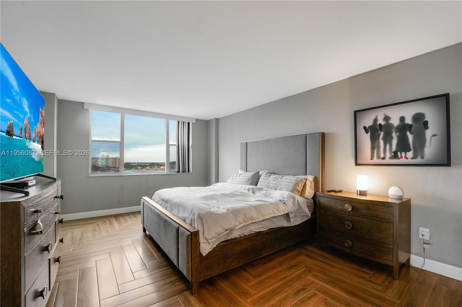 HILLCREST EAST NO 27 COND - Residential