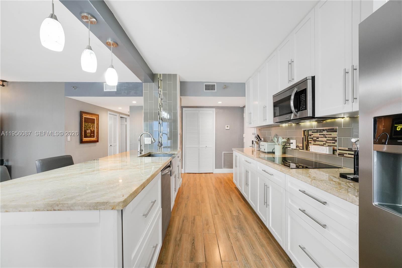 HILLCREST EAST NO 27 COND - Residential