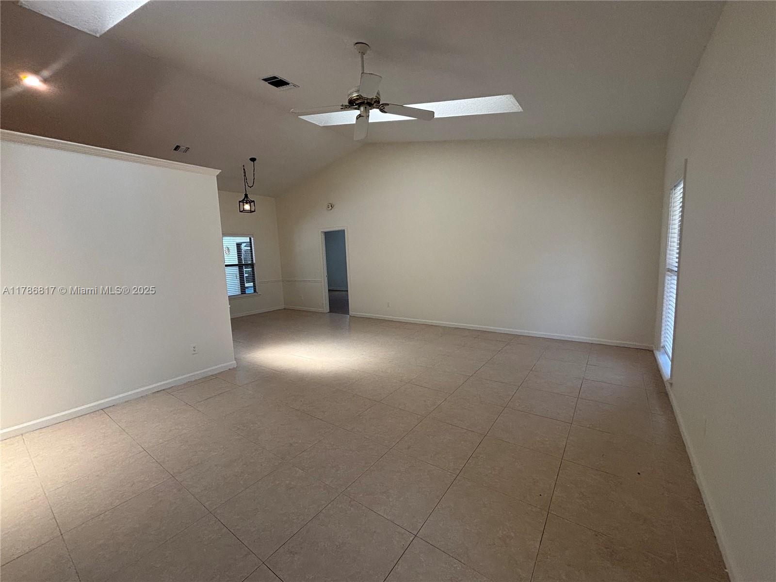 123 Sandpiper Ave