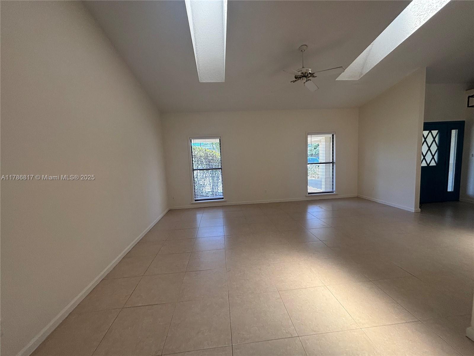 123 Sandpiper Ave