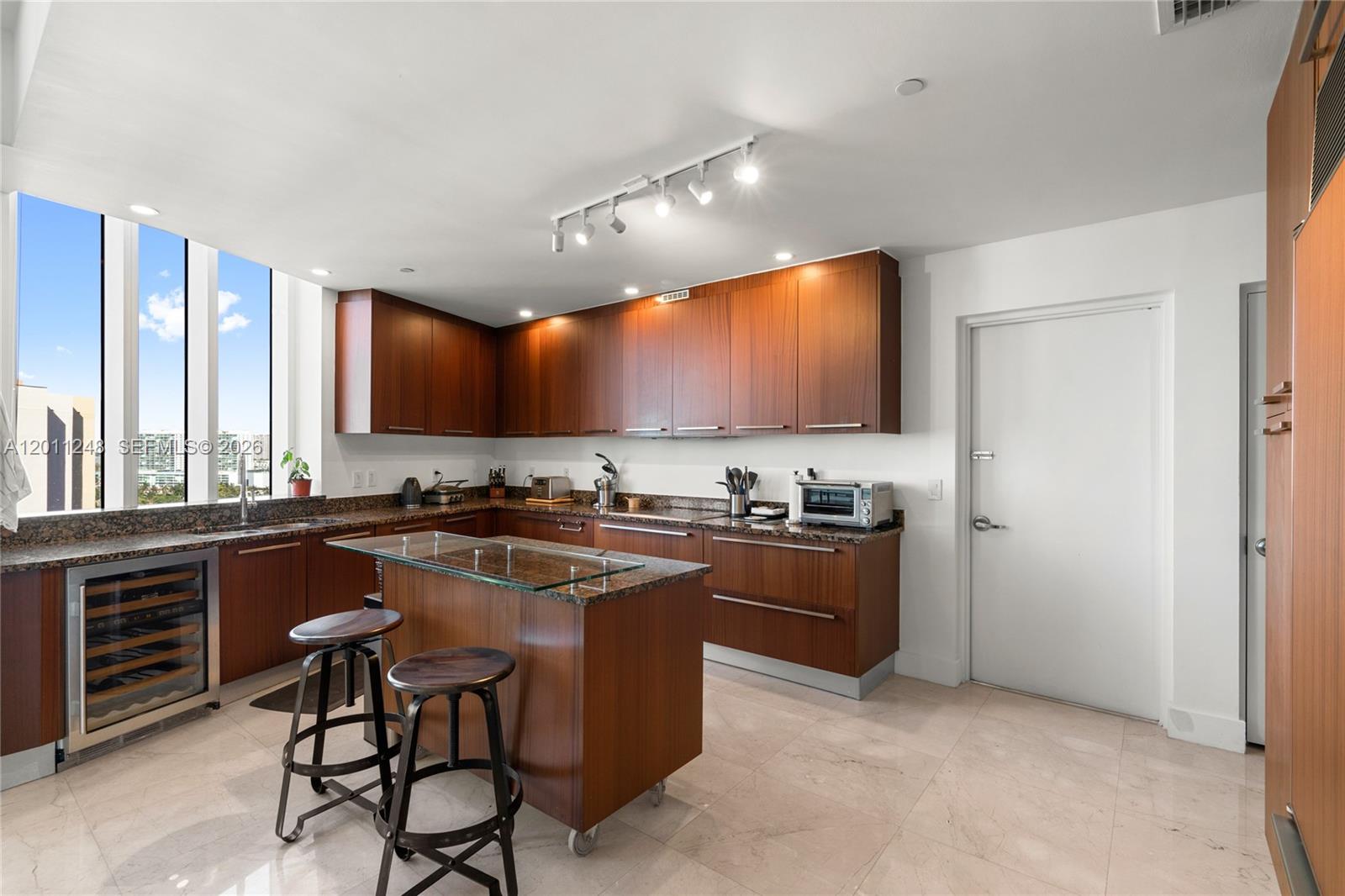 TRUMP TOWER II CONDO - Residential