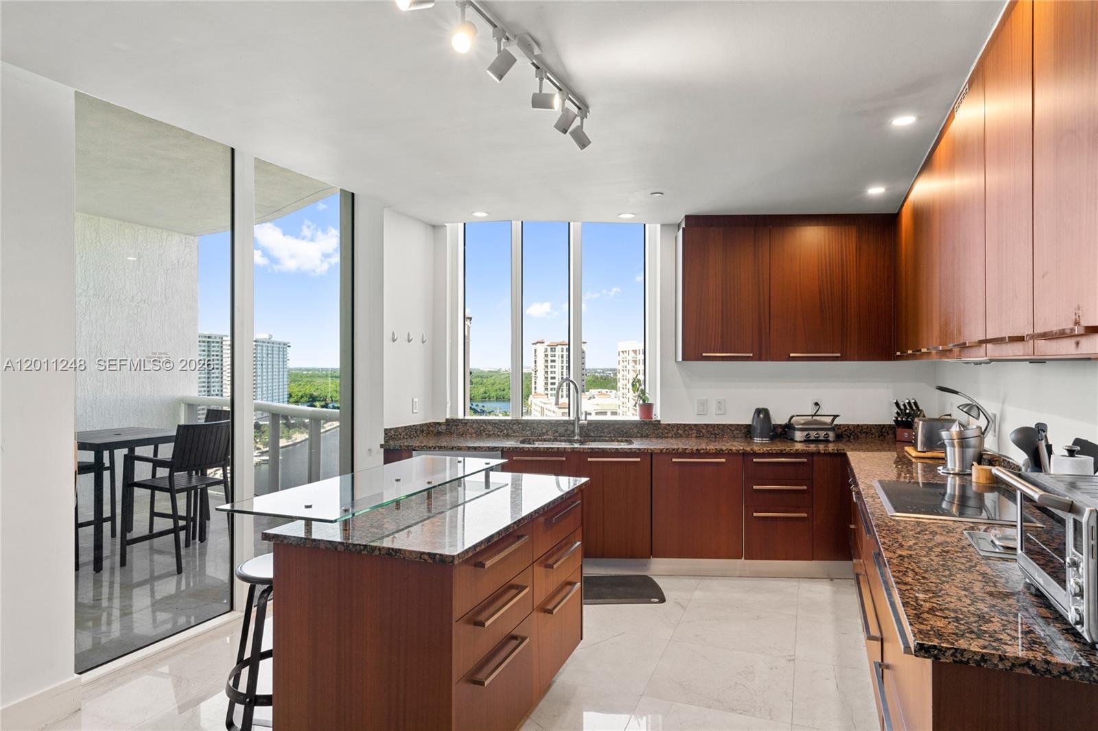 TRUMP TOWER II CONDO - Residential