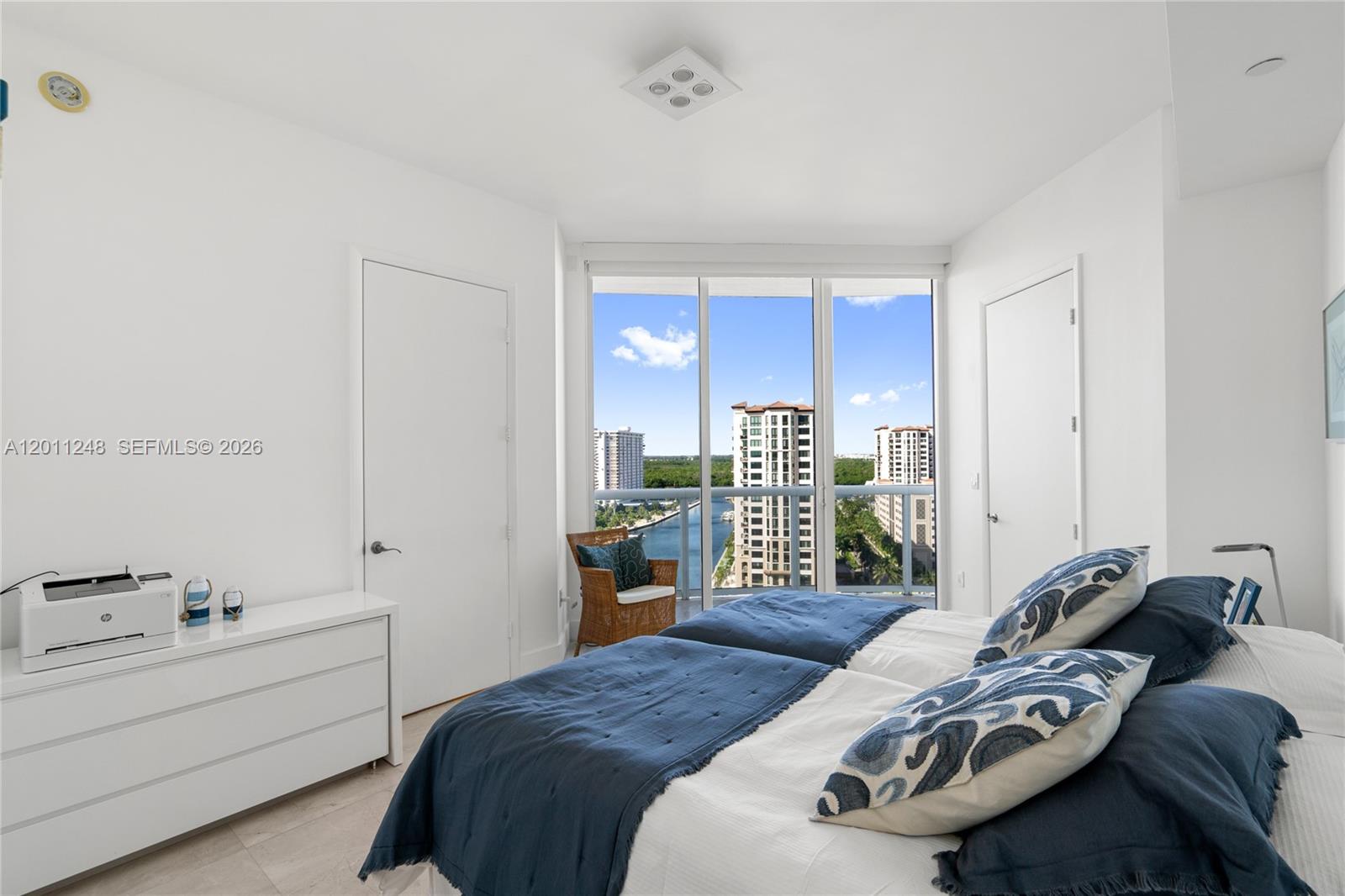 TRUMP TOWER II CONDO - Residential