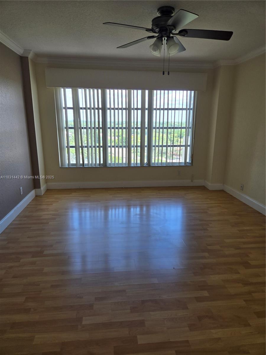 COUNTRY CLUB TOWER COROF - Residential Lease