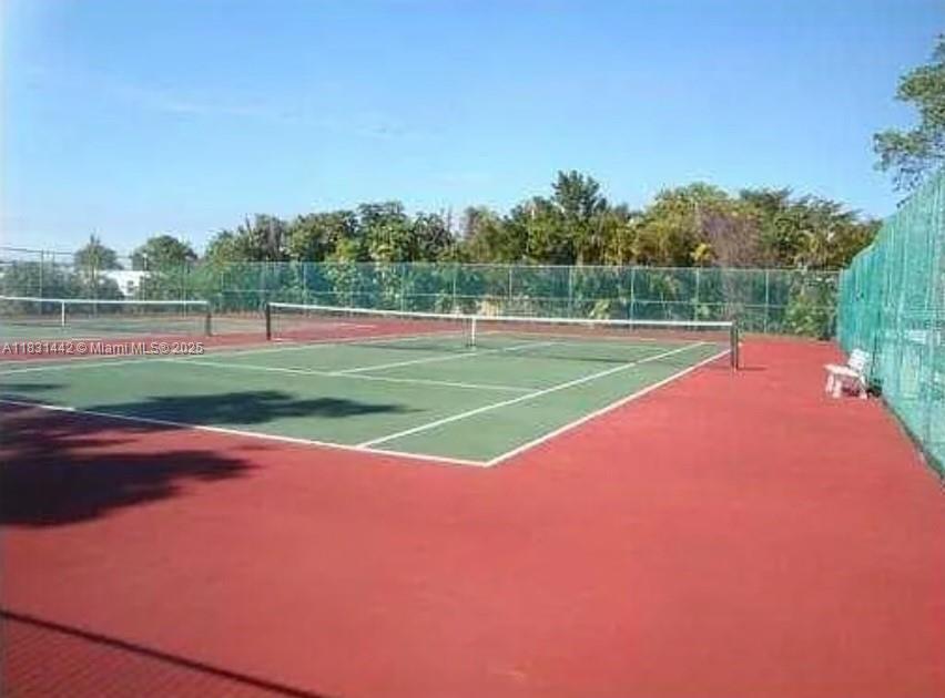 COUNTRY CLUB TOWER COROF - Residential Lease