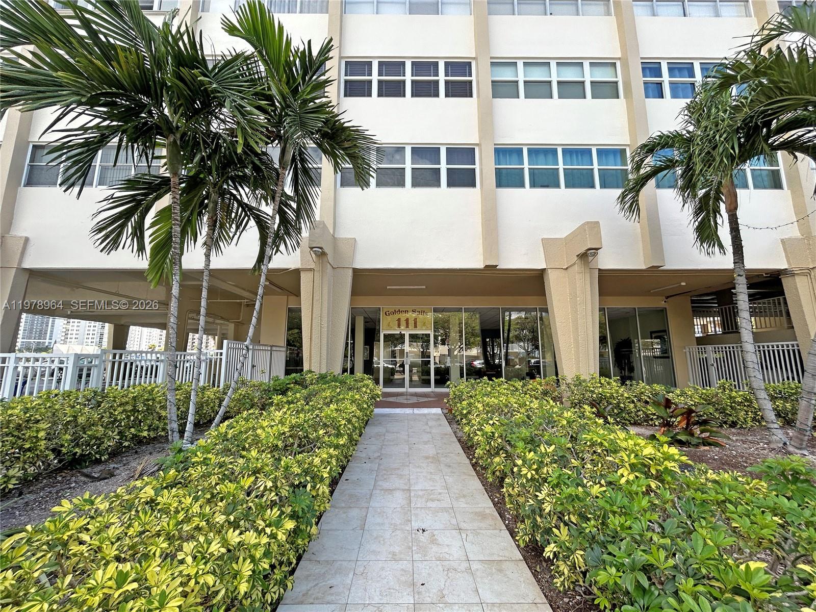 GOLDEN SAILS CONDO - Residential