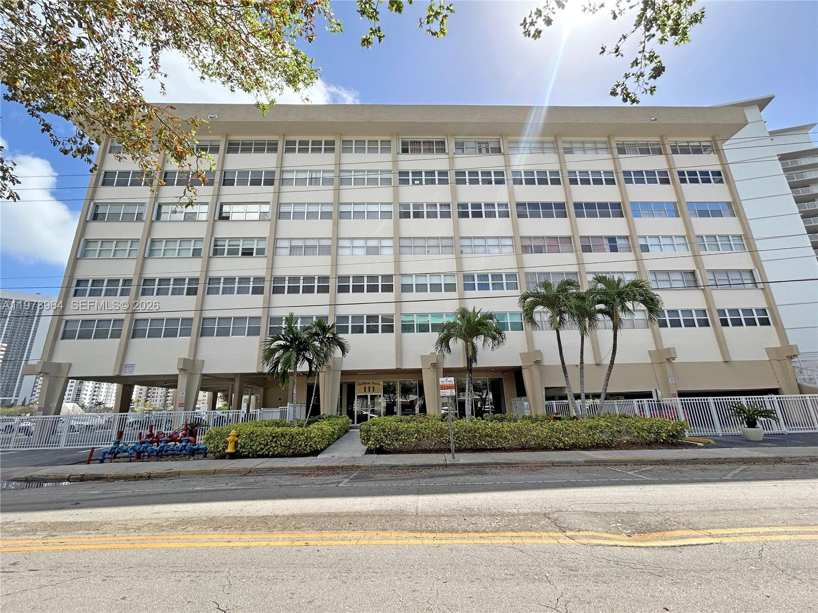 GOLDEN SAILS CONDO - Residential