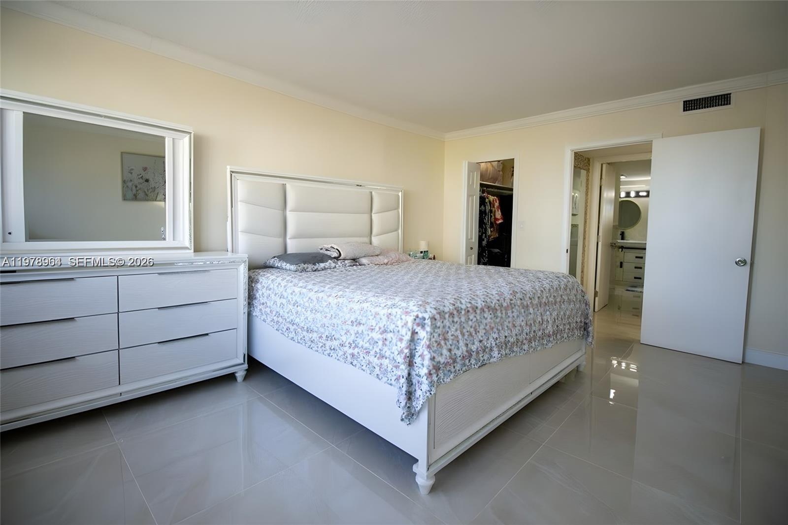 GOLDEN SAILS CONDO - Residential