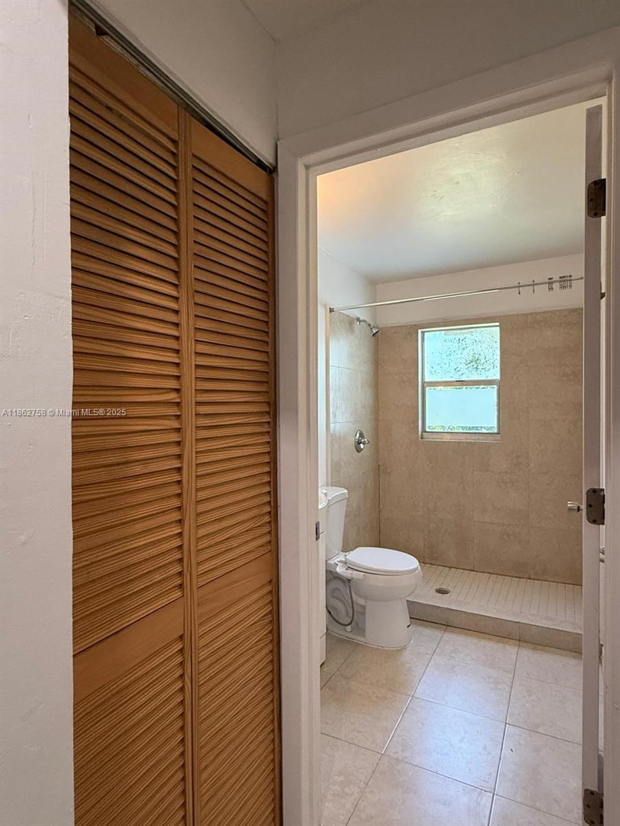 UNIVERSITY MNR - Residential