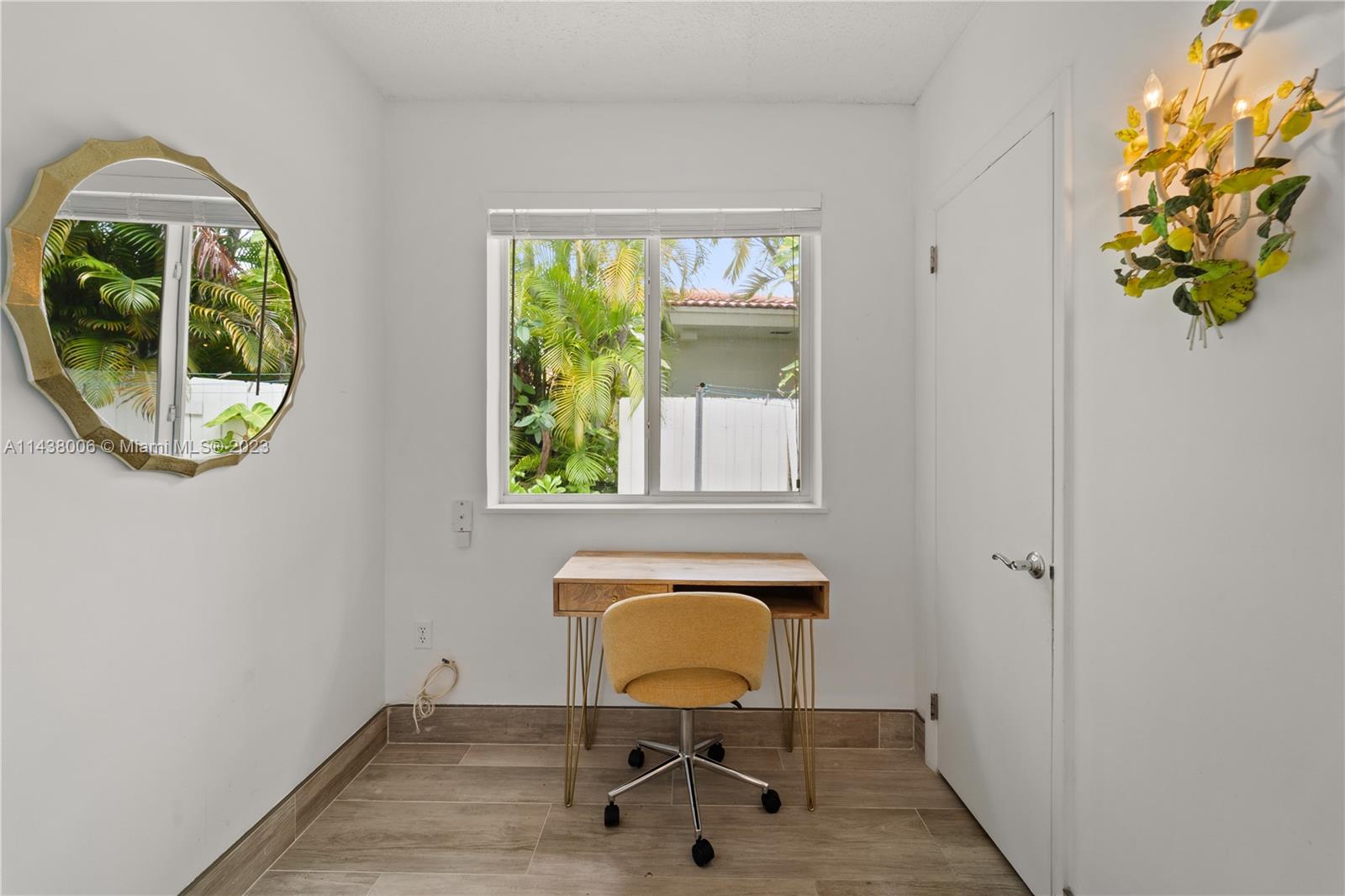 BELLE MEADE ISLAND - Residential