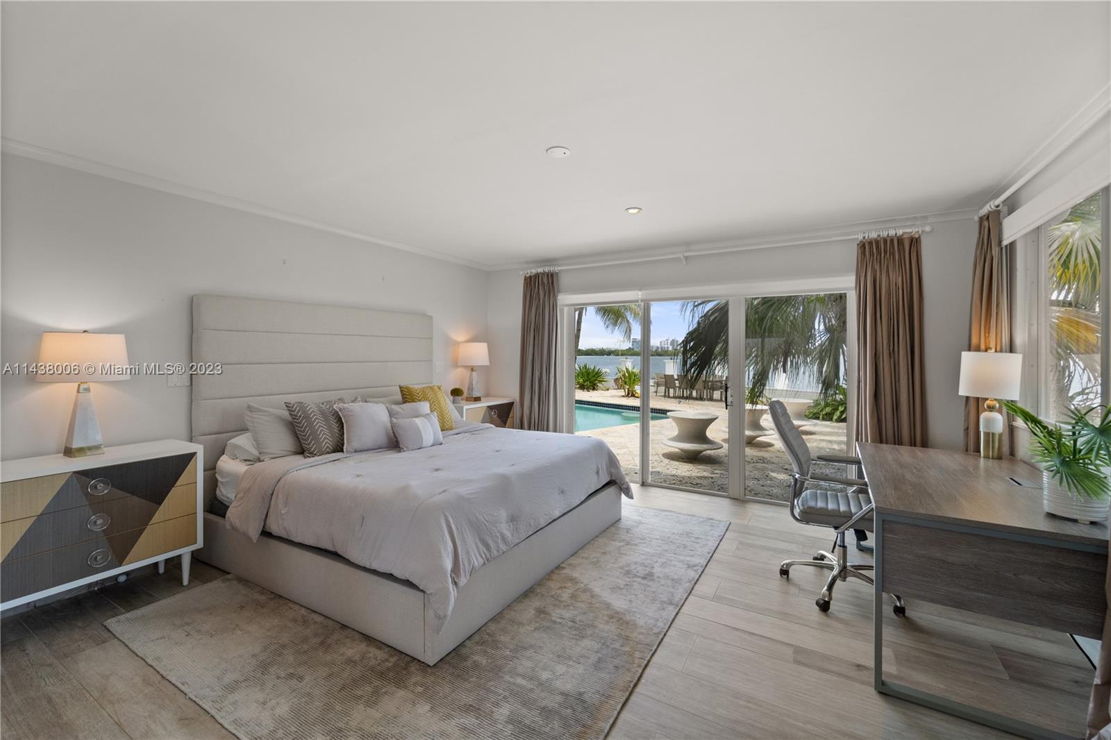 BELLE MEADE ISLAND - Residential