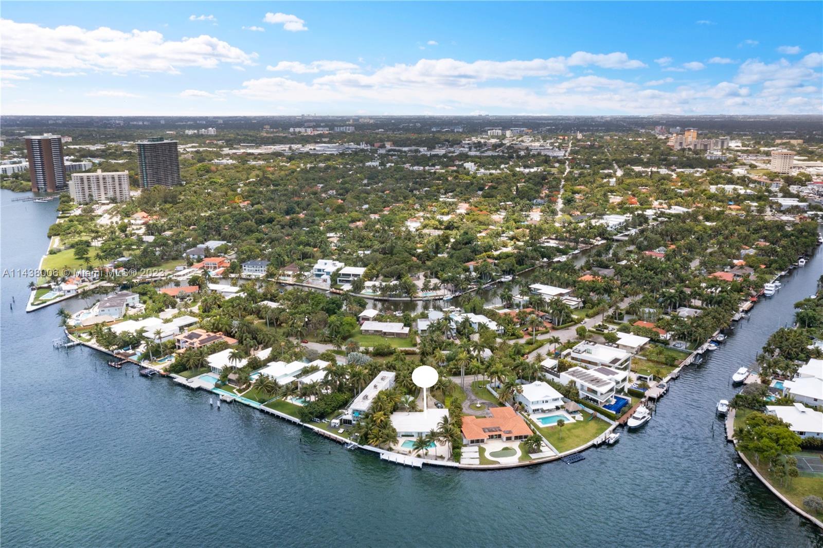 BELLE MEADE ISLAND - Residential