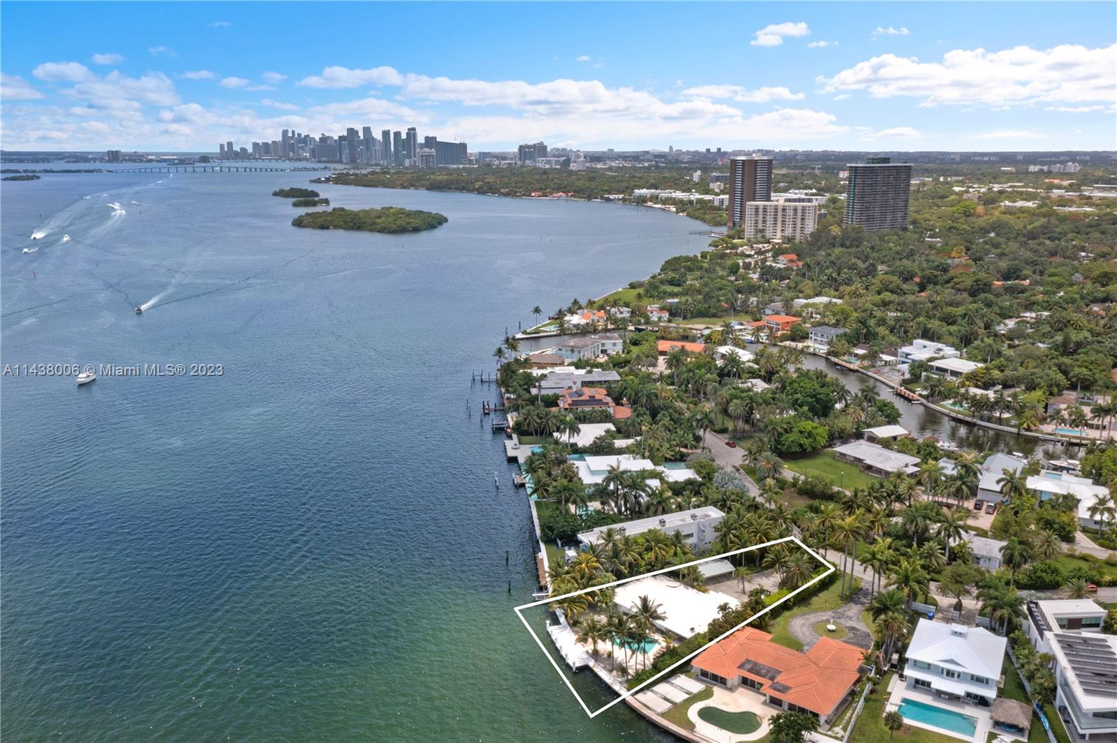 BELLE MEADE ISLAND - Residential