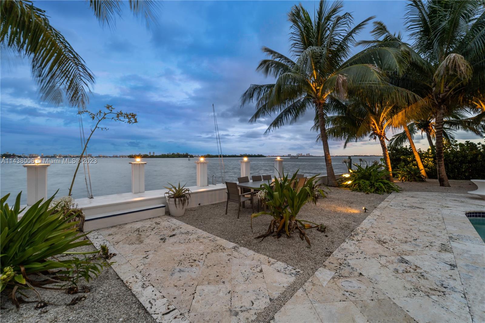 BELLE MEADE ISLAND - Residential