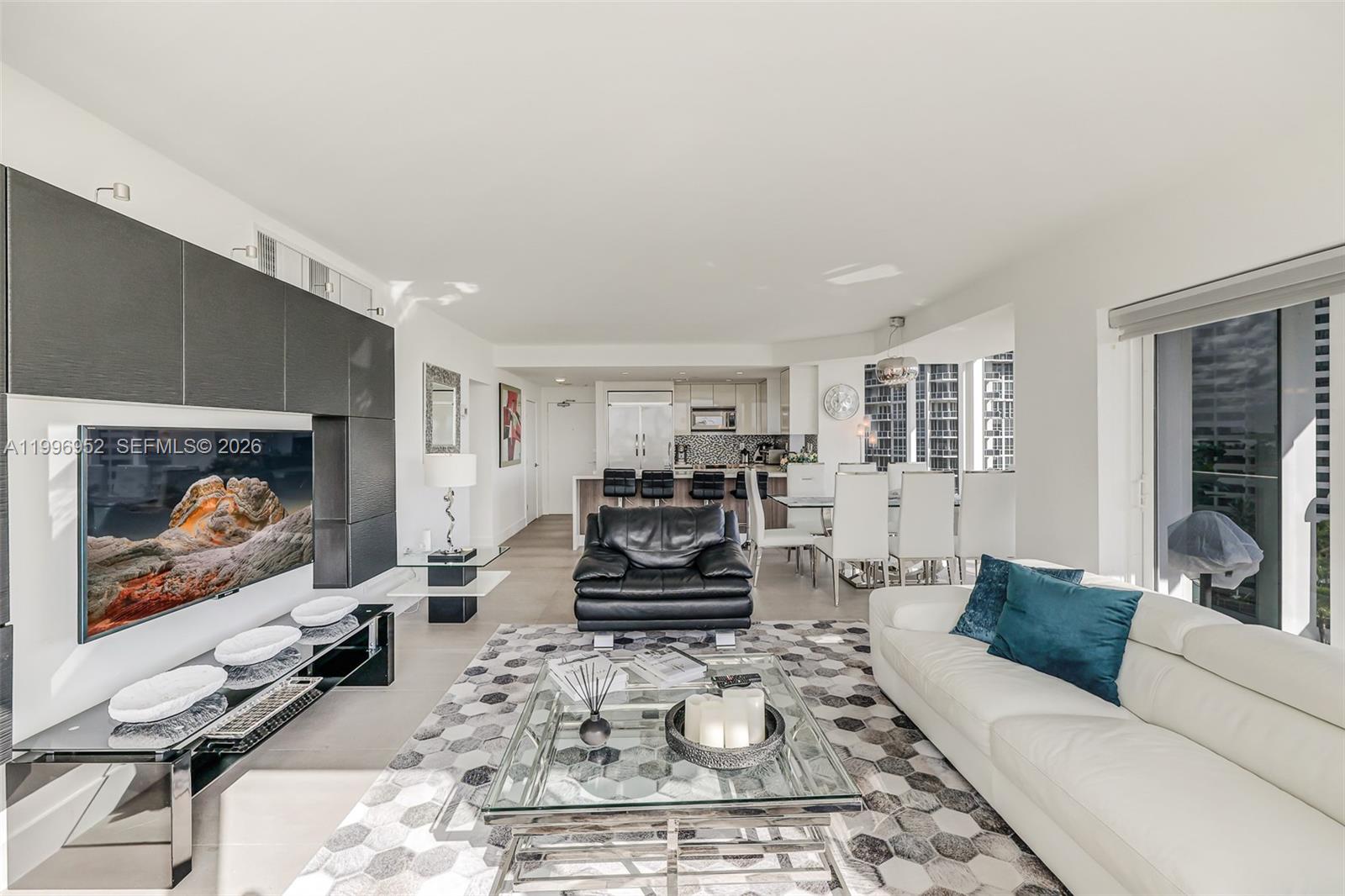 HARBOUR HOUSE - Residential