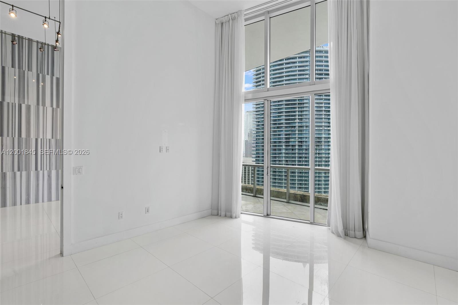 ICONBRICKELL CONDO NO 1 - Residential